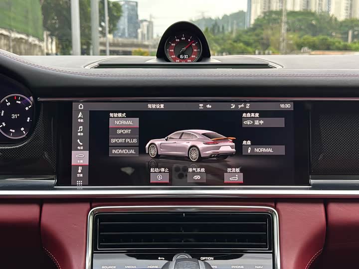 Фото 13 - Porsche Panamera