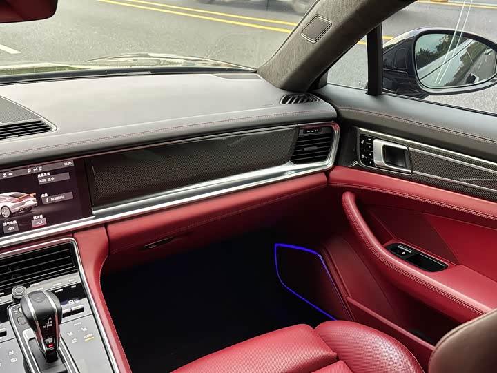 Фото 14 - Porsche Panamera