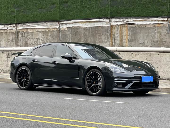 Фото 3 - Porsche Panamera