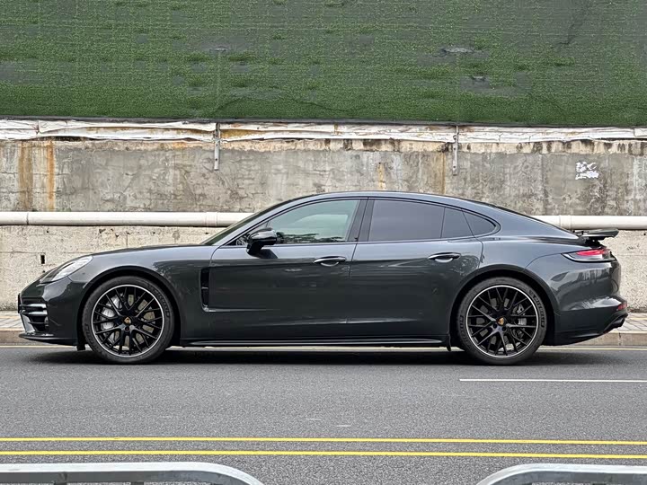 Фото 5 - Porsche Panamera