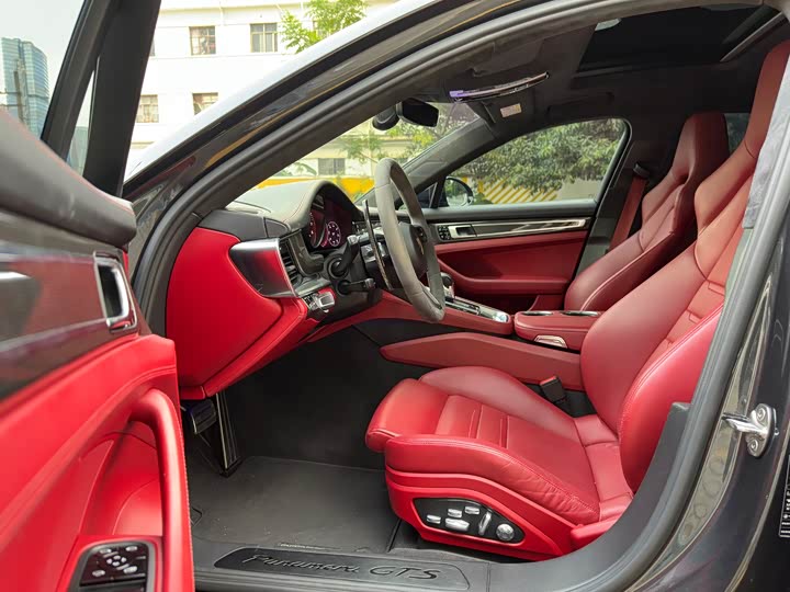 Фото 7 - Porsche Panamera