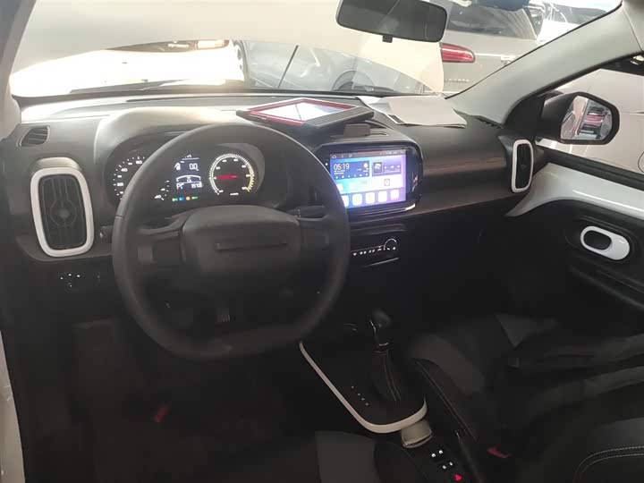 Фото 10 - Roewe Clever