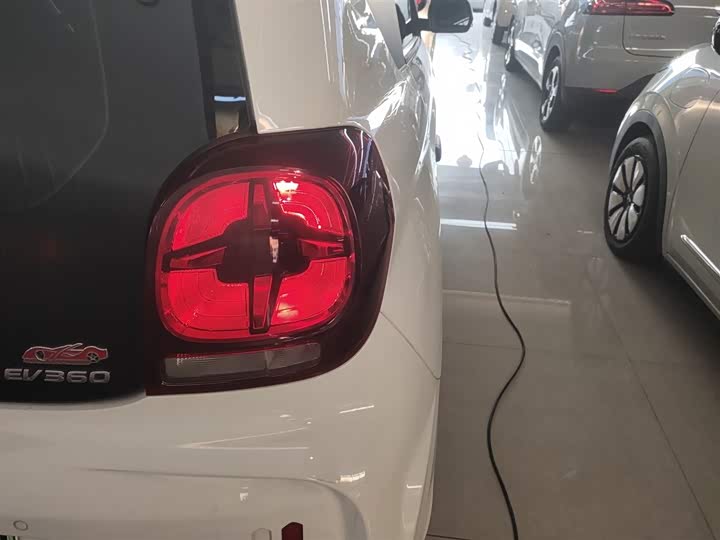 Фото 8 - Roewe Clever