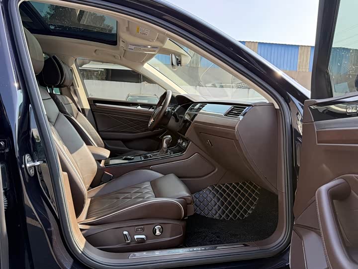 Фото 34 - Volkswagen Phideon