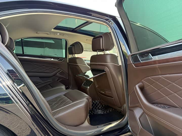 Фото 35 - Volkswagen Phideon