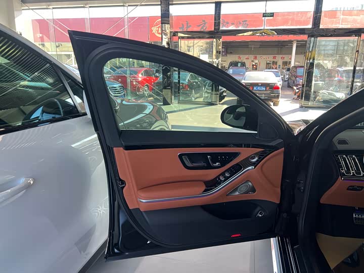 Фото 7 - Mercedes-Benz S-Class