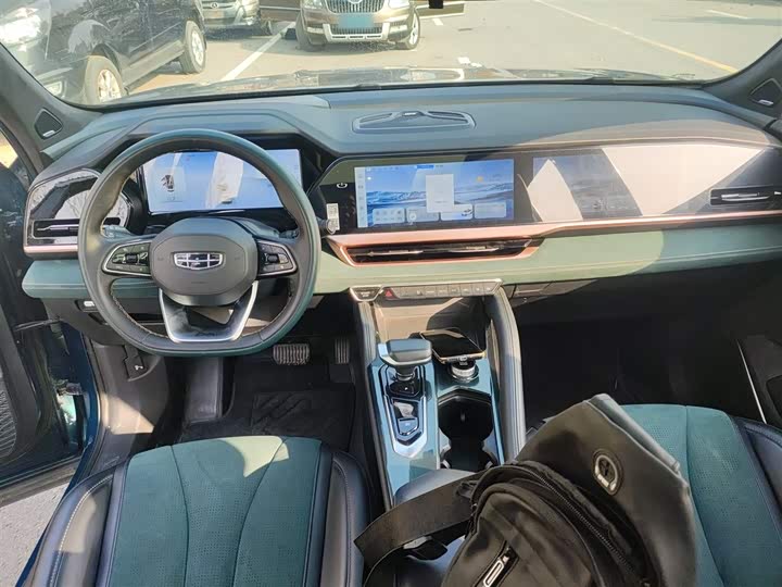 Фото 10 - Geely Monjaro