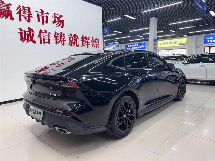 Фото 6 - Changan UNI-V