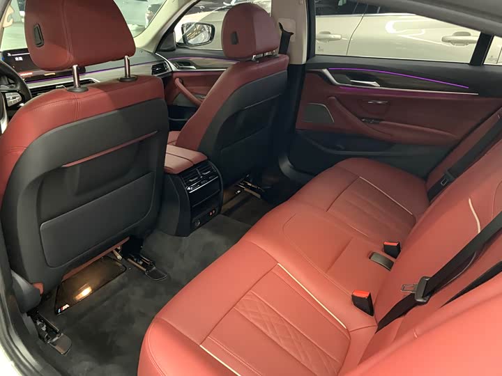 Фото 14 - BMW 5 Series