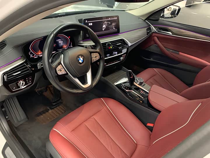 Фото 16 - BMW 5 Series