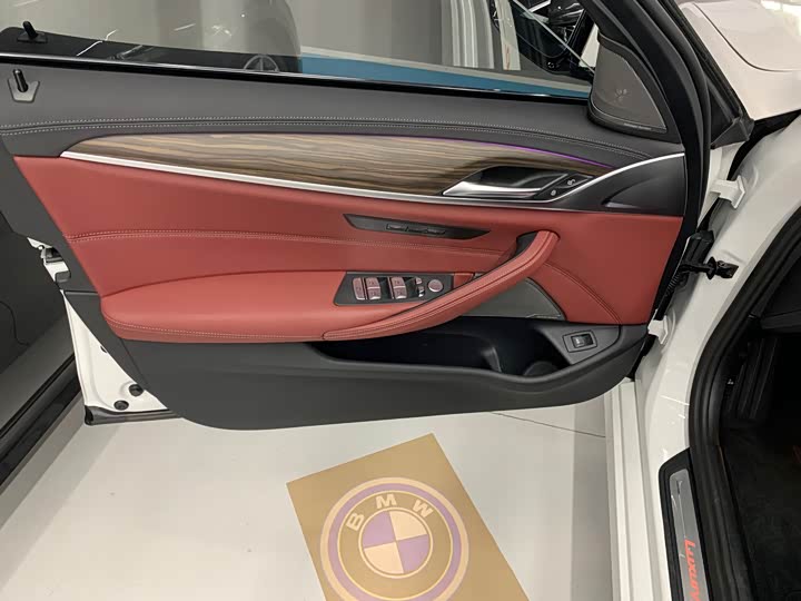 Фото 18 - BMW 5 Series