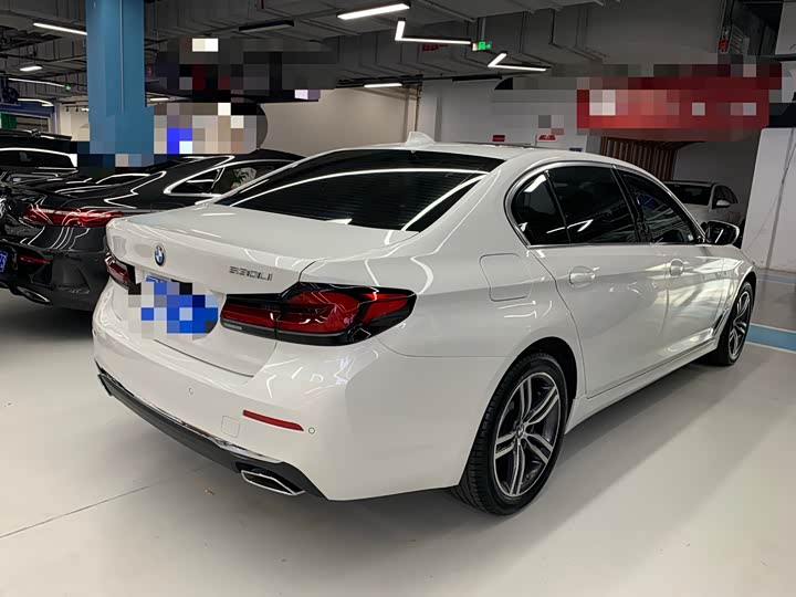 Фото 19 - BMW 5 Series