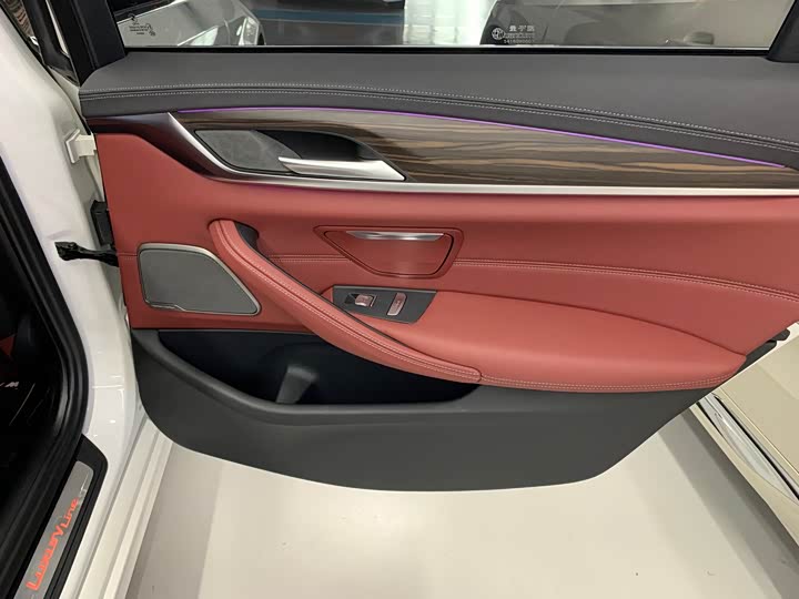 Фото 8 - BMW 5 Series