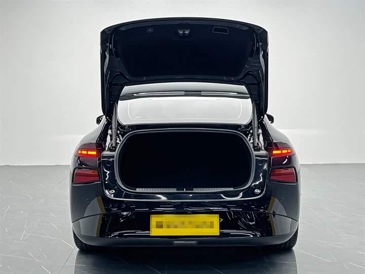 Фото 12 - XPeng P7