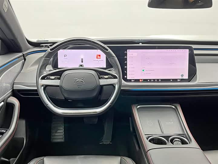 Фото 24 - XPeng P7