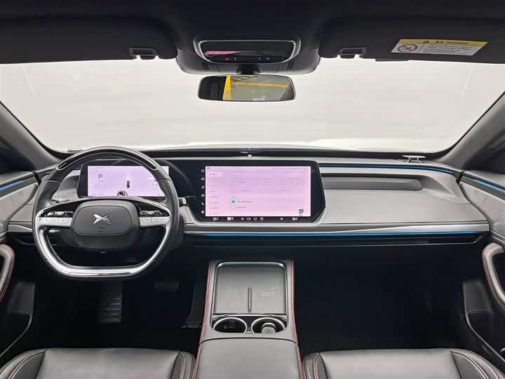 Фото 25 - XPeng P7