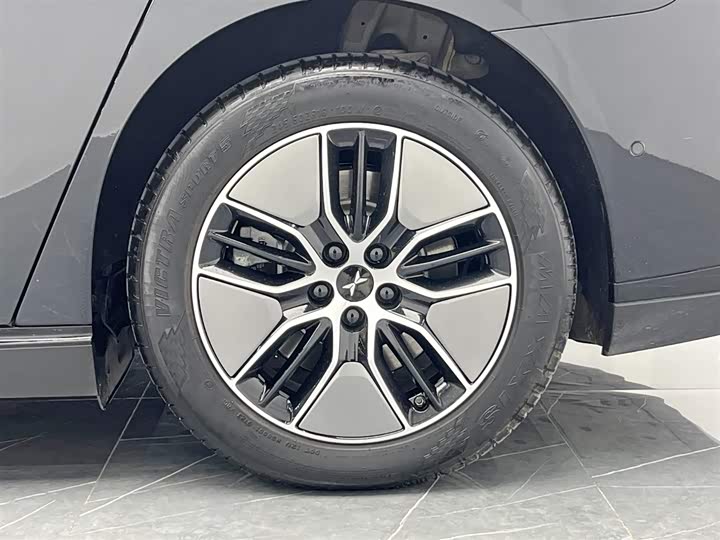 Фото 28 - XPeng P7