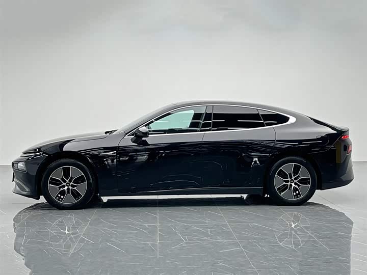 Фото 3 - XPeng P7