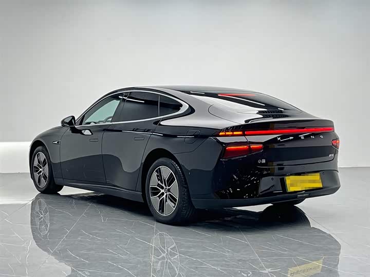 Фото 4 - XPeng P7