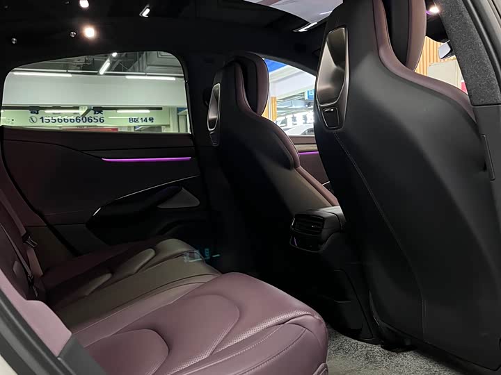 Фото 13 - Xiaomi SU7