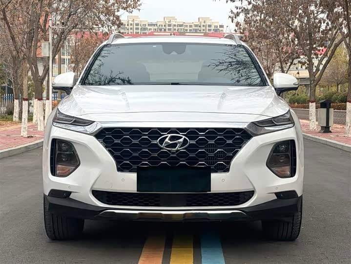 Фото 2 - Hyundai Santa Fe