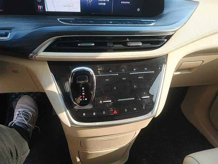 Фото 14 - Buick GL8 ES