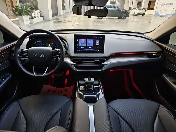 Фото 7 - Hongqi E-QM5