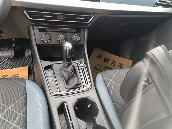 Фото 14 - Volkswagen Lavida