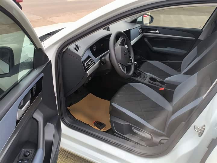 Фото 16 - Volkswagen Lavida