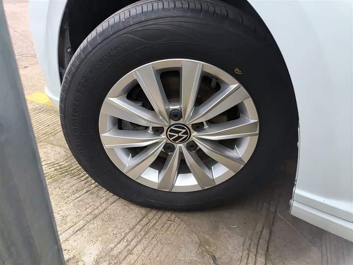 Фото 23 - Volkswagen Lavida