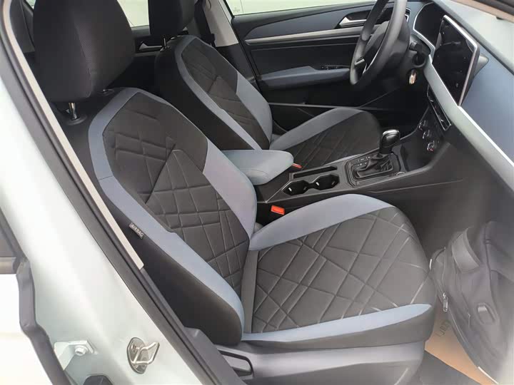 Фото 25 - Volkswagen Lavida