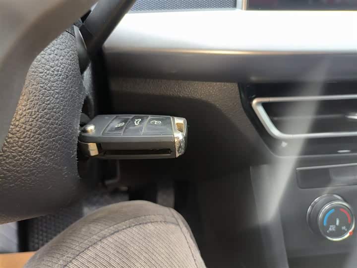 Фото 9 - Volkswagen Lavida