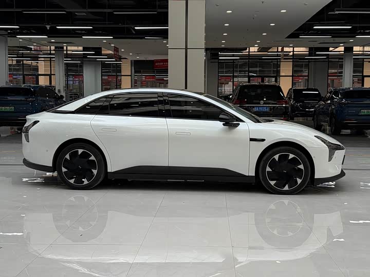 Фото 4 - XPeng Mona M03