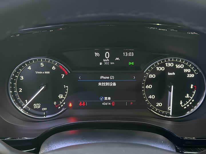 Фото 12 - Cadillac XT6