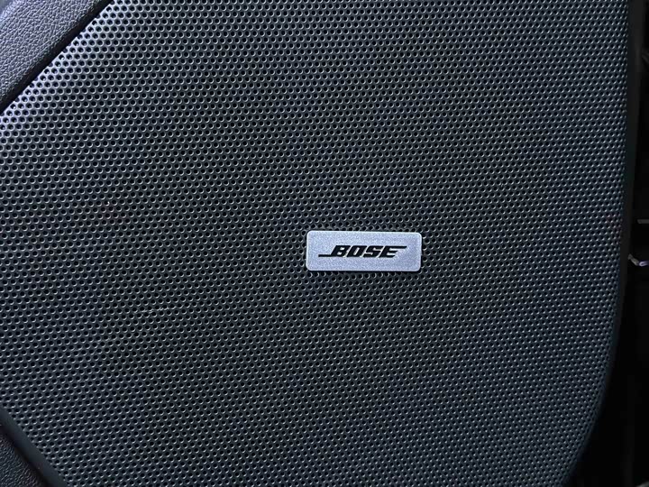 Фото 20 - Cadillac XT6