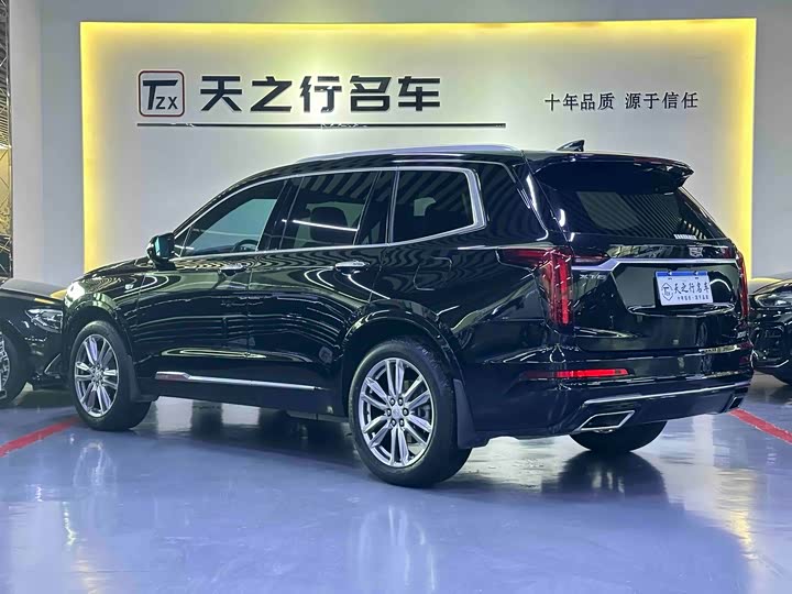 Фото 4 - Cadillac XT6