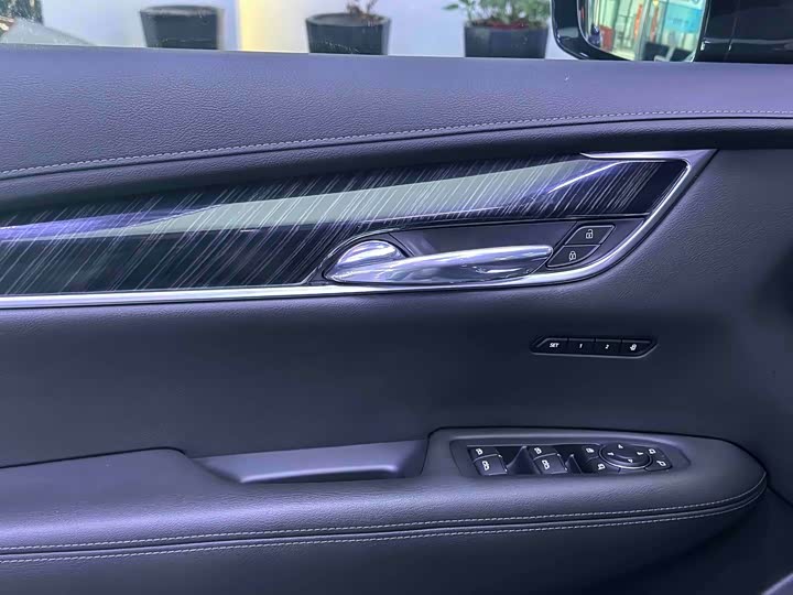 Фото 7 - Cadillac XT6