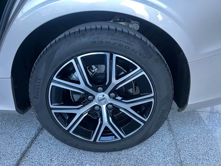 Фото 10 - Volvo S60