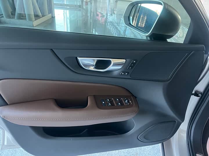 Фото 19 - Volvo S60