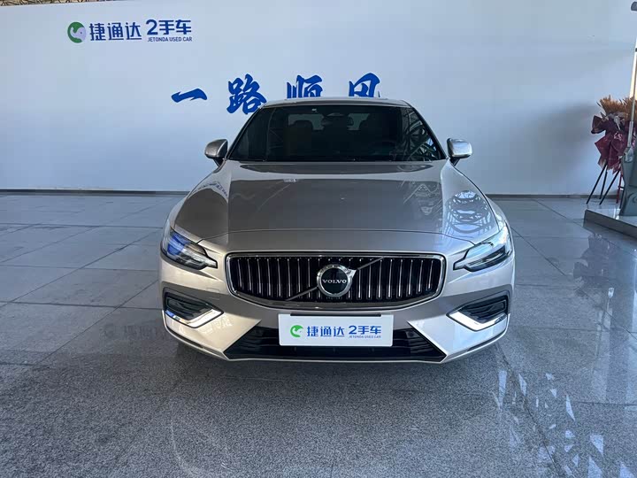 Фото 2 - Volvo S60