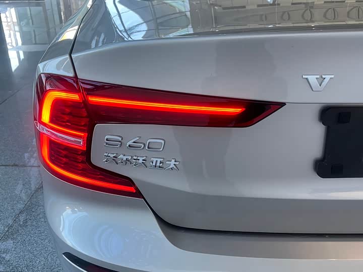 Фото 22 - Volvo S60