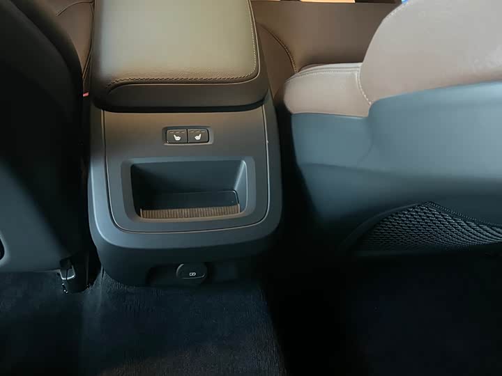 Фото 24 - Volvo S60