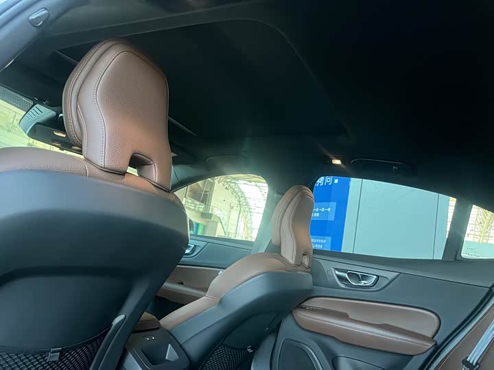 Фото 25 - Volvo S60