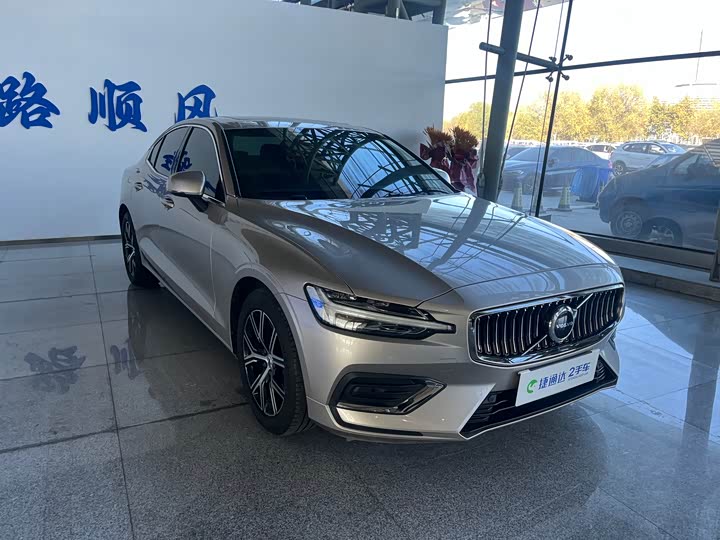 Фото 3 - Volvo S60