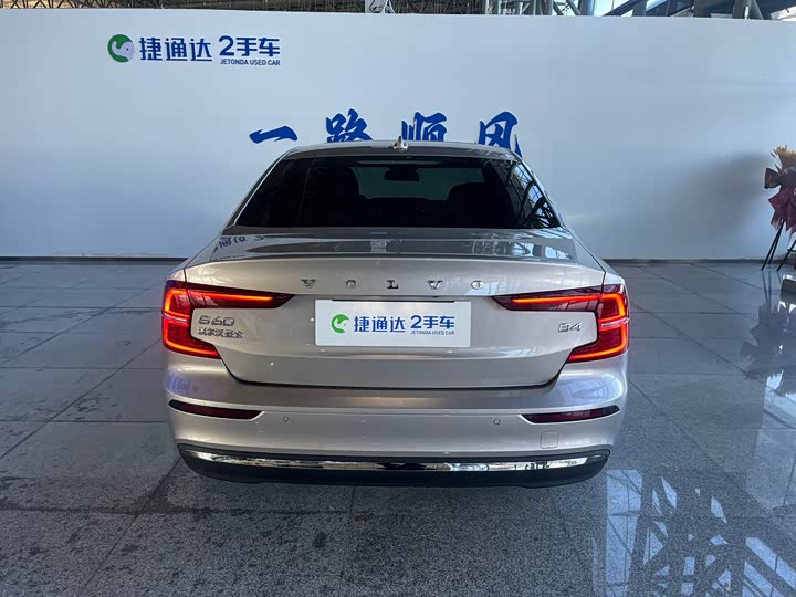 Фото 5 - Volvo S60