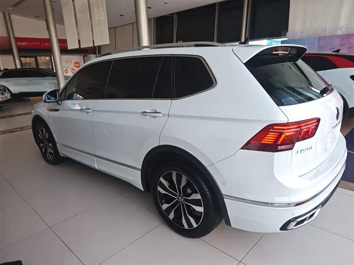 Фото 5 - Volkswagen Tiguan L Pro