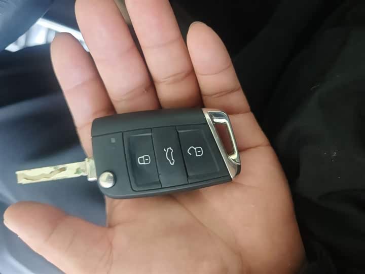 Фото 9 - Volkswagen Tiguan L Pro