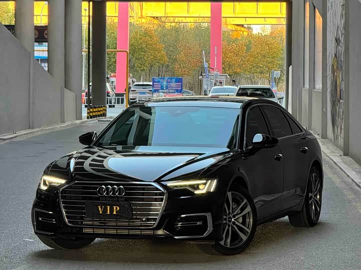 Фото 1 - Audi A6L