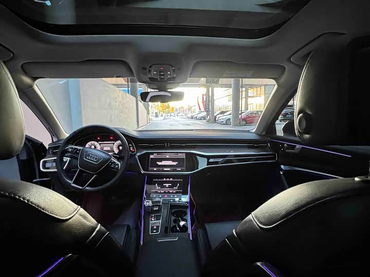 Фото 10 - Audi A6L