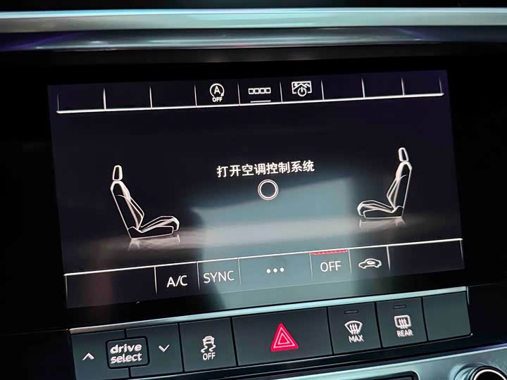 Фото 16 - Audi A6L